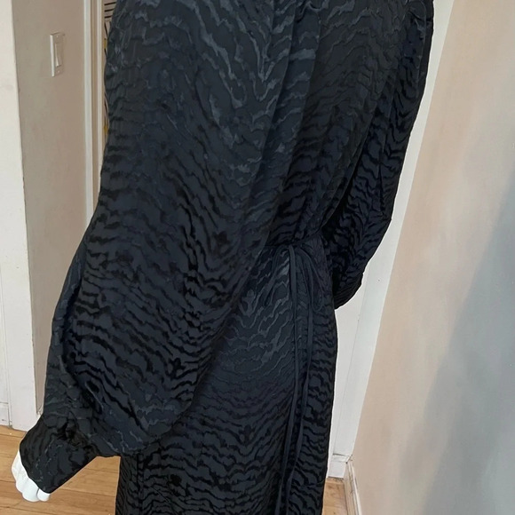 H&M Wrap Sateen Long Sleeve Dress Small NWT 100% Viscose - Picture 6 of 15